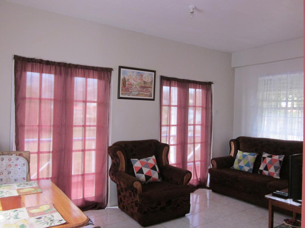 Arnos Vale Buttercup Cottage Apartments מראה חיצוני תמונה